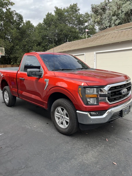 Automotive window tint installation with optical clarity